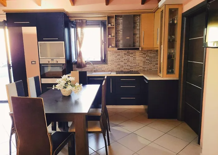 Seaview Junis Saranda