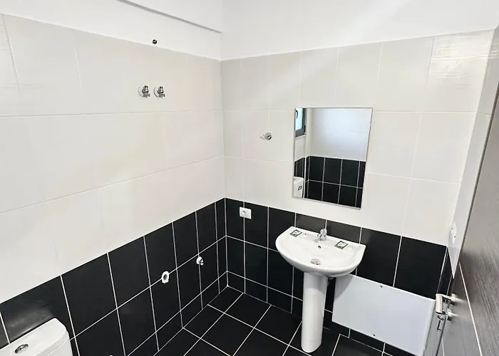 Seaview Junis Saranda